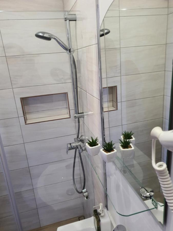 Jasna Hotelik Self Check-In Варшава Экстерьер фото