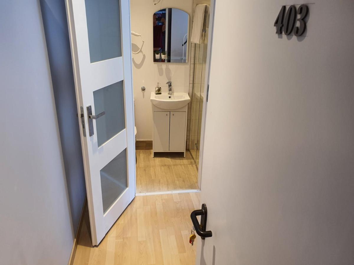 Jasna Hotelik Self Check-In Варшава Экстерьер фото